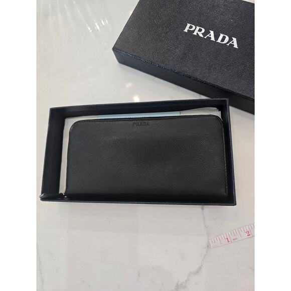 Prada Long Wallet Giftable Condition w box Black - Picture 9 of 10